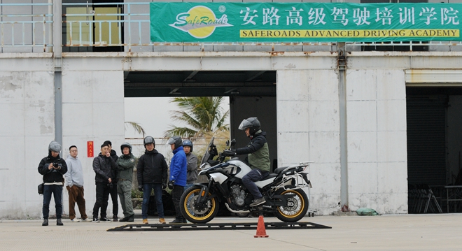 春风摩托,安路,试驾,警用摩托,骑行培训,苏华龙